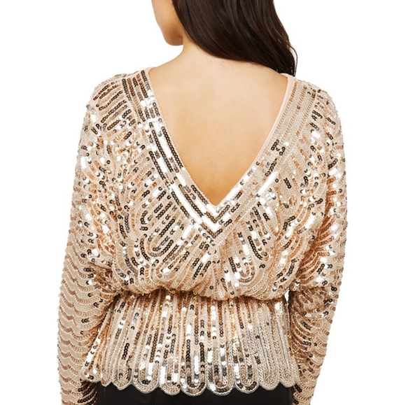 ✨ AKIRA Rose Gold Sequin Scallop Backless Top – S - Picture 3 of 3